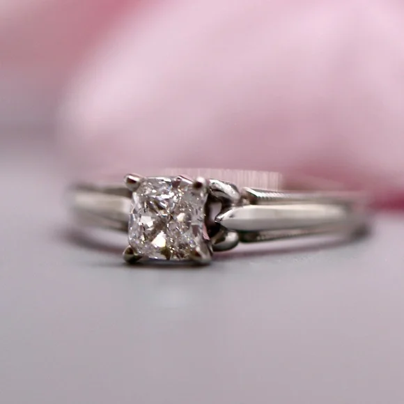 1 Carat Cushion Diamond Ring - Picture 2 of 4
